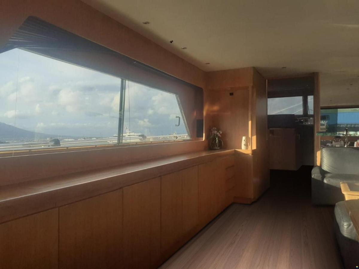 Boat & Breakfast Lucretia, Luxury Yacht Hotel Àrbatax Kültér fotó